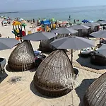 сучасна з терасою на морі та підземний паркінг Apartment *