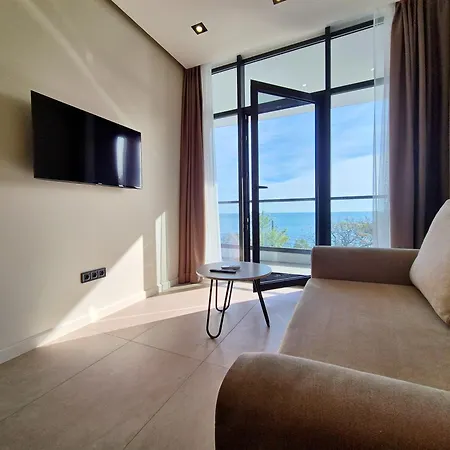 Appartement сучасна з терасою на морі та підземний паркінг Odessa