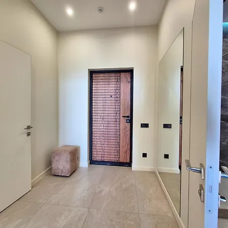 сучасна з терасою на морі та підземний паркінг Apartment