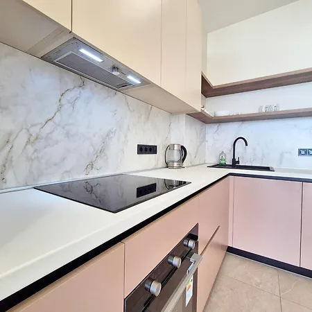 сучасна з терасою на морі та підземний паркінг Apartament Odessa