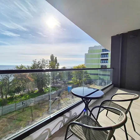 сучасна з терасою на морі та підземний паркінг Apartment *