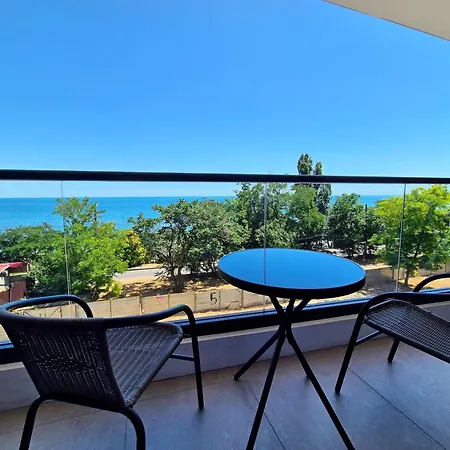 сучасна з терасою на морі та підземний паркінг * 오데사