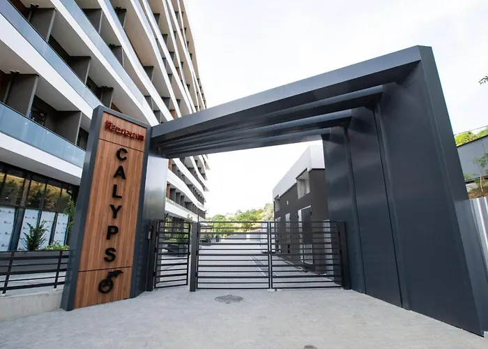 сучасна з терасою на морі та підземний паркінг 아파트