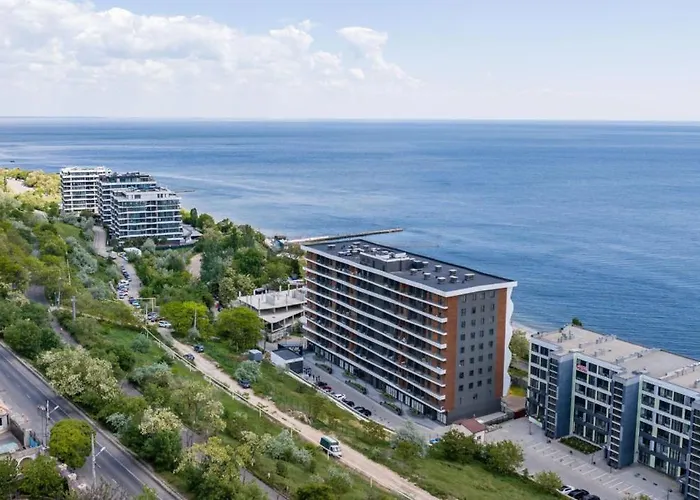 сучасна з терасою на морі та підземний паркінг Appartement *